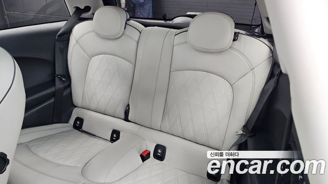 Mini Cooper 2023 — photo 16