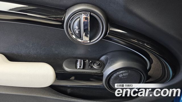Mini Cooper 2023 — photo 27