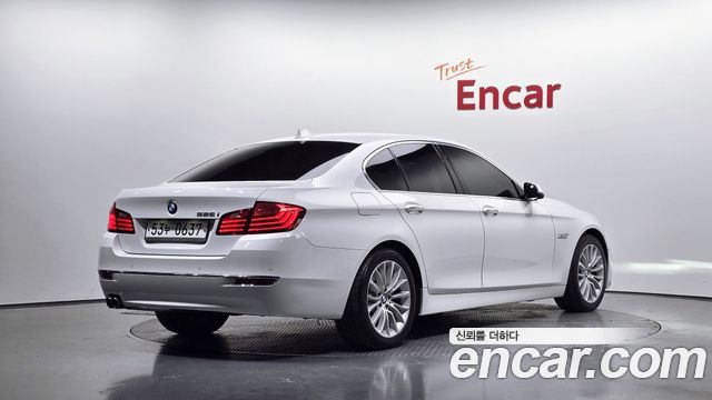 BMW 5-Series 2015 — photo 2