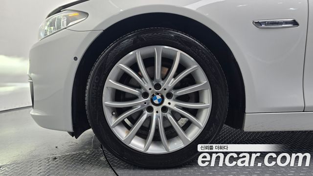 BMW 5-Series 2015 — photo 5