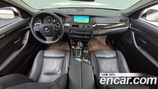 BMW 5-Series 2015 — photo 10