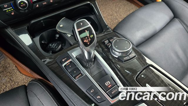 BMW 5-Series 2015 — photo 12