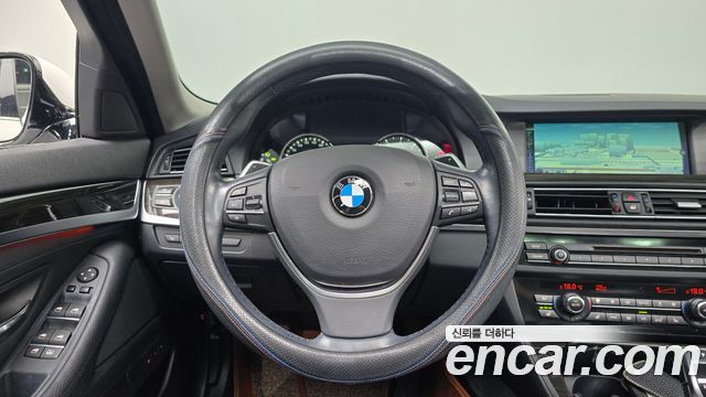 BMW 5-Series 2015 — photo 19