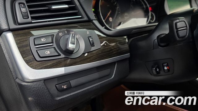 BMW 5-Series 2015 — photo 20