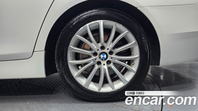 BMW 5-Series 2015 — photo 7