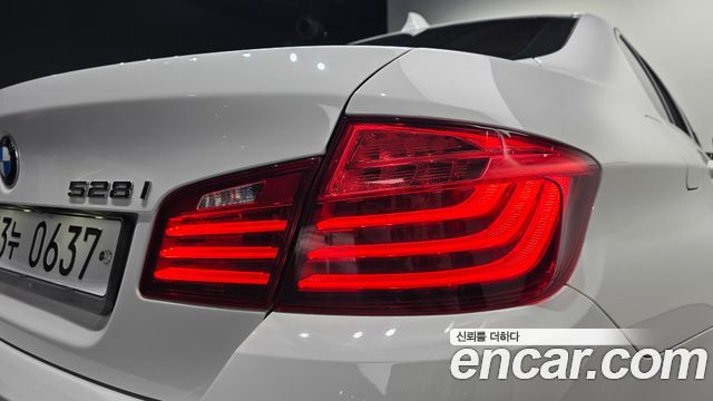 BMW 5-Series 2015 — photo 9