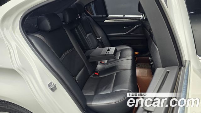 BMW 5-Series 2015 — photo 16