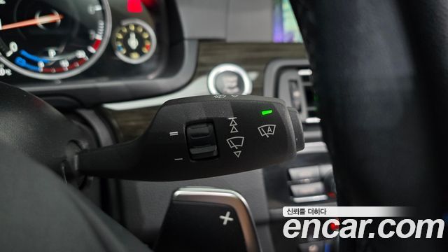 BMW 5-Series 2015 — photo 28