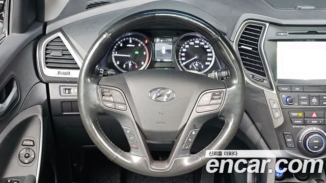 Hyundai Santafe 2017 — photo 11