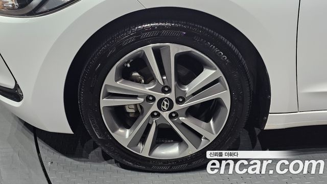 Hyundai AVANTE 2017 — photo 5