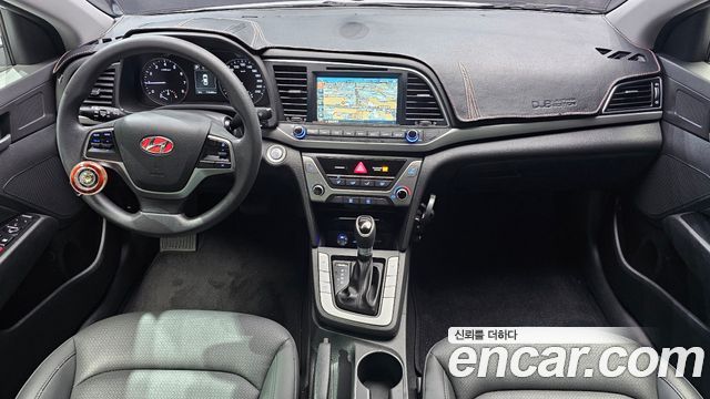 Hyundai AVANTE 2017 — photo 10