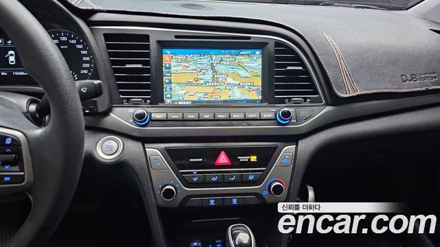 Hyundai AVANTE 2017 — photo 20
