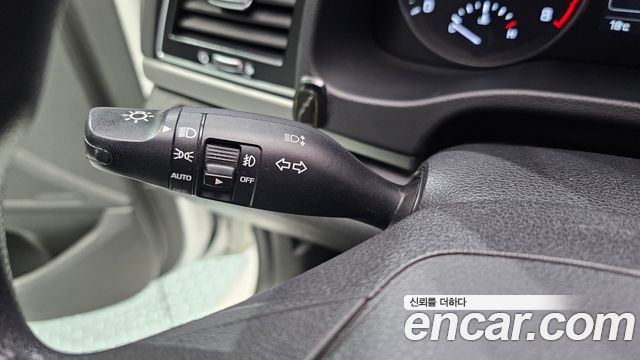 Hyundai AVANTE 2017 — photo 25