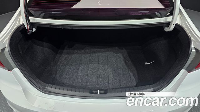 Hyundai AVANTE 2017 — photo 29