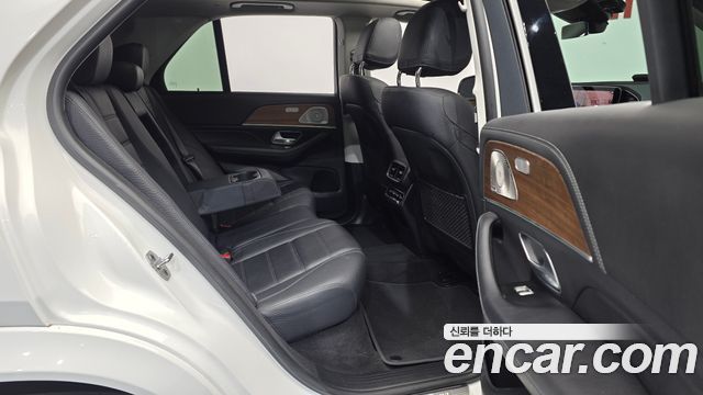 Mercedes-Benz GLE-Class 2021 — photo 18
