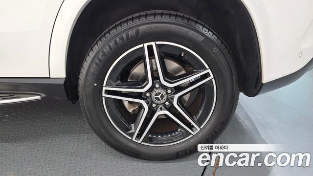 Mercedes-Benz GLE-Class 2021 — photo 7