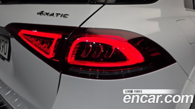 Mercedes-Benz GLE-Class 2021 — photo 9