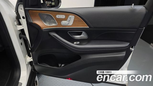 Mercedes-Benz GLE-Class 2021 — photo 15