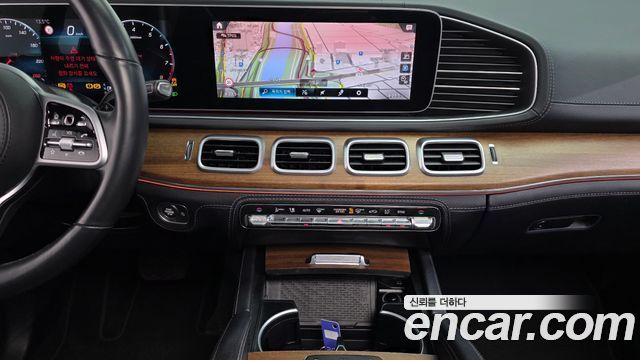 Mercedes-Benz GLE-Class 2021 — photo 29