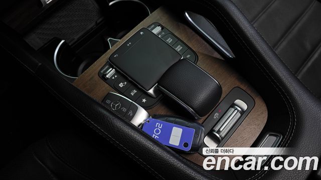 Mercedes-Benz GLE-Class 2021 — photo 31