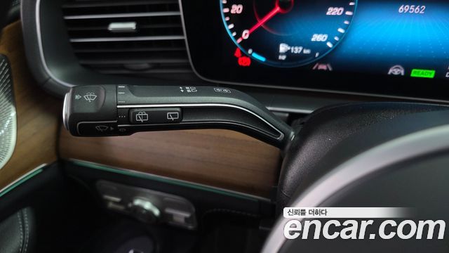 Mercedes-Benz GLE-Class 2021 — photo 34