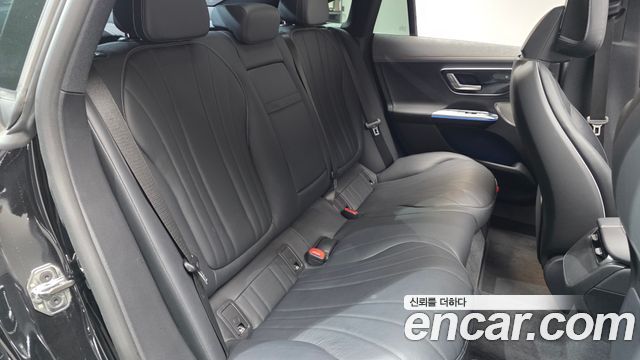 Mercedes-Benz EQE 2023 — photo 18