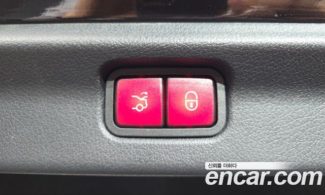 Mercedes-Benz EQE 2023 — photo 25