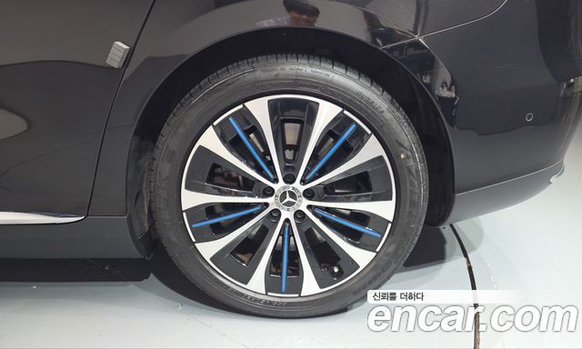 Mercedes-Benz EQE 2023 — photo 7