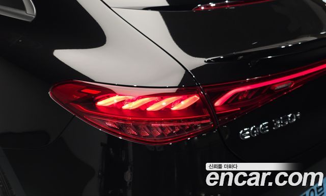Mercedes-Benz EQE 2023 — photo 9