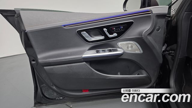 Mercedes-Benz EQE 2023 — photo 14