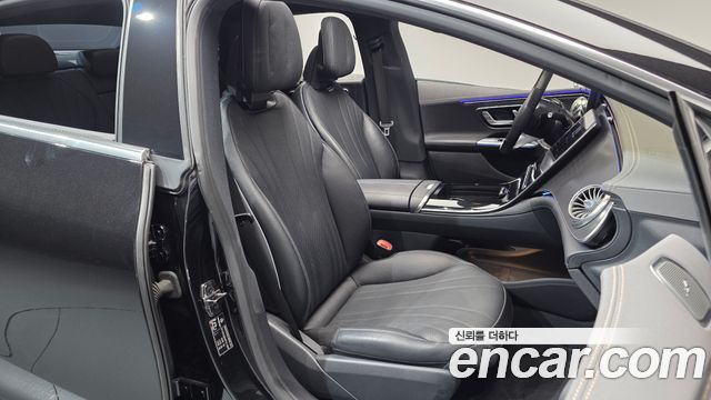 Mercedes-Benz EQE 2023 — photo 16