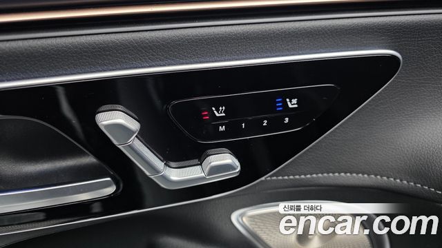 Mercedes-Benz EQE 2023 — photo 33