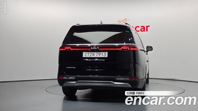 Kia Canival 2022 — photo 4