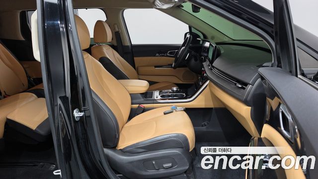 Kia Canival 2022 — photo 16