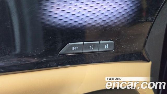 Kia Canival 2022 — photo 32