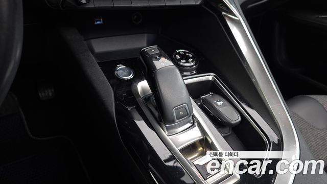 Peugeot 3008 2018 — photo 9