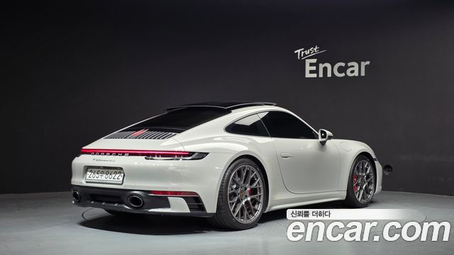 Porsche 911 2020 — photo 2