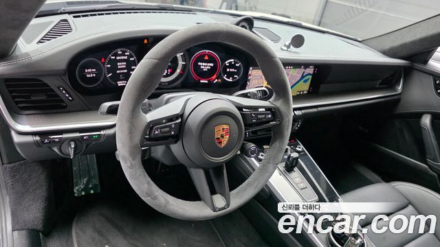 Porsche 911 2020 — photo 22