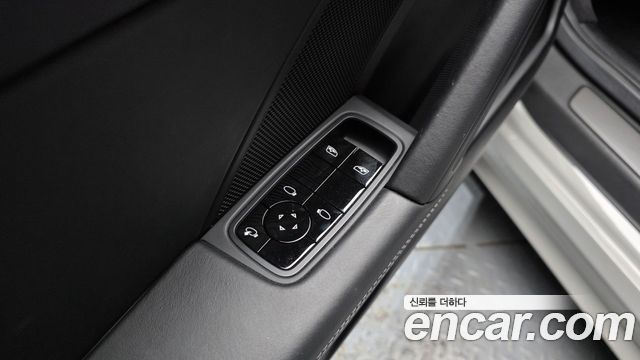 Porsche 911 2020 — photo 25