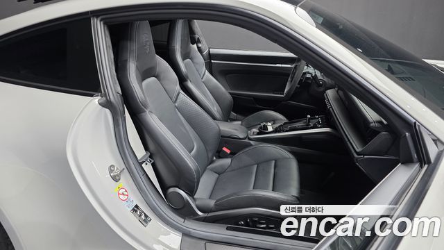 Porsche 911 2020 — photo 16