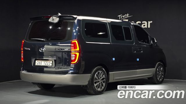 Hyundai Starex 2019 — photo 2