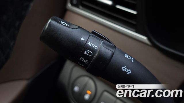 Hyundai Starex 2019 — photo 16