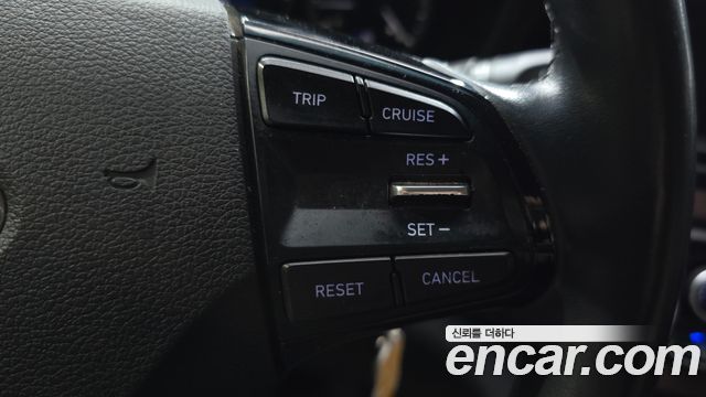 Hyundai Starex 2019 — photo 18