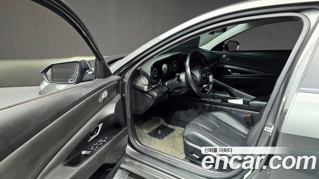 Hyundai AVANTE 2021 — photo 13