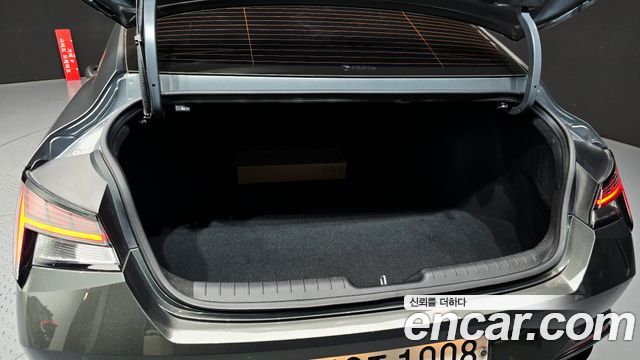 Hyundai AVANTE 2021 — photo 23