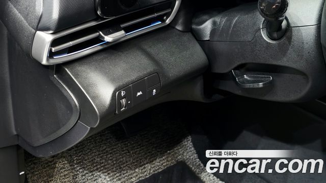 Hyundai AVANTE 2021 — photo 25