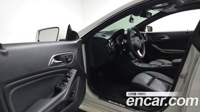 Mercedes-Benz CLA-Class 2016 — photo 13