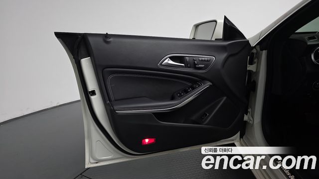 Mercedes-Benz CLA-Class 2016 — photo 14