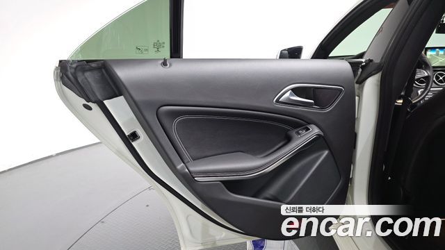 Mercedes-Benz CLA-Class 2016 — photo 15