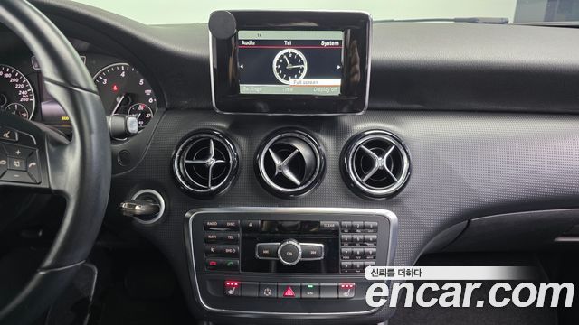 Mercedes-Benz A-Class 2014 — photo 14